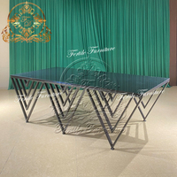 Ensemble de table et de chaises de salle à manger rectangulaires en acier inoxydable noir moderne pour les fêtes en plein air et les événements hôteliers