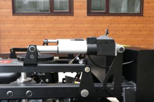 جزازة عشب آلية بالتحكم عن بعد للاستخدام الصناعي مع نظام تحديد المواقع ومحرك بنزين لإزالة الثلوج والعشب - Product Image 3