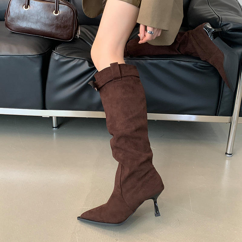 สีน้ำตาล