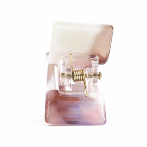 YIYI estilo coreano dulce y lindo acetato pinzas para el pelo para niños rojo blanco negro personalizado Bobby Pins Mini pinza para el pelo al por mayor - Product Image 5