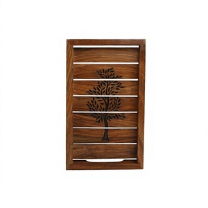 Plateau en bois personnalisé de service, au design artisanal élégant avec deux options de poignées, pour la décoration intérieure, les repas et les occasions de cadeaux - Product Image 1