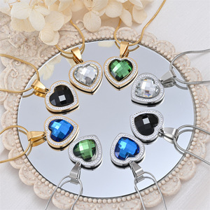 <span class=keywords><strong>Collana</strong></span> con Pendente <span class=keywords><strong>Cuore</strong></span> <span class=keywords><strong>dell</strong></span>'<span class=keywords><strong>Oceano</strong></span> in Acciaio Inossidabile Impermeabile, con Zirconi Blu, Verdi e Neri, Gioielli da Donna - Product Image 1