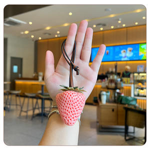 새로운 딸기 가방 매력 3D 수지 귀여운 전화 PU 스트랩 열쇠 고리 액세서리 가방 장식 - Product Image 4