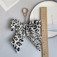 Porte-clés Nœud Imprimé Léopard Automne Hiver, Breloque de Sac en Tissu, Pendentif Créatif pour Clé de Voiture et Sac à Main, Accessoires Vintage pour Femme