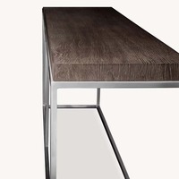 Table console haut de gamme scandinave tressée avec cadre en métal chromé, séparateur central et deux compartiments ouverts pour entrée, personnalisable OEM/ODM