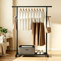Chariot de séchage mobile en métal pour vêtements, avec barre supérieure unique, porte-jupes long, petites crochets latéraux et base à lattes