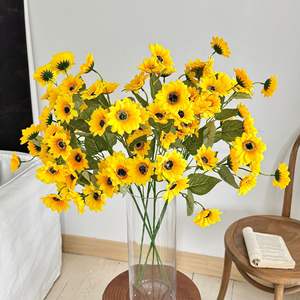 Arreglo de flores decorativas de girasol artificial, seda amarilla de alta simulación para decoración del hogar y bodas - Product Image 1