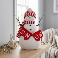 Figurine de bonhomme de neige traditionnelle avec chapeau rayé rouge et bannière festive SNOW pour la décoration de bienvenue des fêtes d'hiver