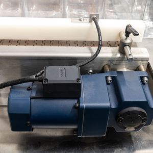 Ép nhựa nén đóng nắp chai tự động thắt chặt nhôm chai Mũ Nắp máy trong rotering điền máy - Product Image 4