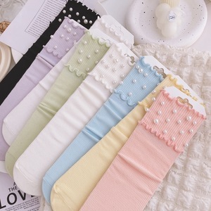 Calcetines de encaje para mujer, hasta la pantorrilla, a la moda, de primavera y otoño, con perlas y rayas de colores dulces, holgados y con efecto apilado. - Product Image 1