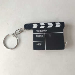 Cinta Métrica Retráctil <span class=keywords><strong>de</strong></span> 59.05 Pulgadas con Diseño <span class=keywords><strong>de</strong></span> Clapperboard, Cinta Métrica <span class=keywords><strong>de</strong></span> Costura con Llavero, Herramienta Imperial, Regalo para Diseñadores - Product Image 1