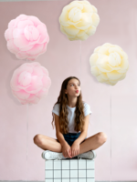 Ballons de fleurs de camélia et de rose élégants de conception originale personnalisés CYmylar pour la fête prénuptiale, le mariage, la Saint-Valentin