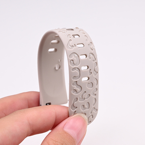 カスタムカラー凹型ヒョウ柄時計バンド20mm時計ストラップ交換用スポーツシリコンゴム手首時計バンド - Product Image 4