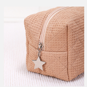 Dames Quilten Geruite Potloodzak Grote Opslag Rits Sluiting Katoen Cosmetische Tassen Brief Print Wafel Make-Up Tas Voor Vrouwen - Product Image 3
