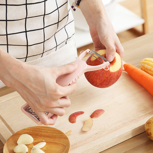 Éplucheur multifonction à double tête, éplucheur de fruits et légumes épaissi pour la maison, râpe de cuisine, pour fruits et légumes - Product Image 3