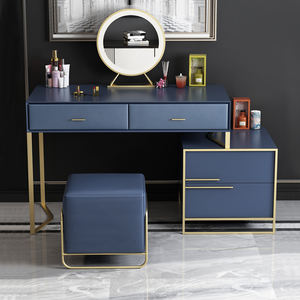 Bureau de <span class=keywords><strong>maquillage</strong></span> blanc de luxe moderne Miroir éclairé à écran tactile 3 couleurs Tiroirs de table de <span class=keywords><strong>maquillage</strong></span> modernes et élégants pour femmes et filles pour le rangement - Product Image 4