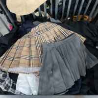 Rok Lipit Bekas Berkualitas Campuran Warna untuk Wanita dan Remaja Grosir 100kg Bundel Rok Mini Kasual Ukuran Campuran Pakaian Bekas