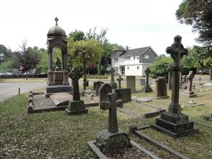 Foto <span class=keywords><strong>de</strong></span> stock A3 Casa del guardián del cementerio Bournemouth Lone dentro del C2013 Plc - Product Image 1