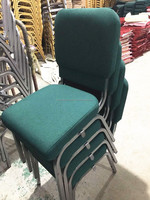 Silla de hierro apilable de lujo cómoda multicolor con almohadilla trasera sillas de púlpito de iglesia para Iglesia