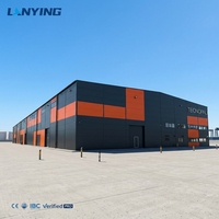 Entrepôt à structure métallique de grande envergure, hangar industriel préfabriqué à portée ultra-large et à plafond clair