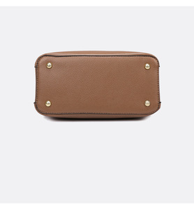 Nouveau Sac Fourre-tout Élégant et Tendance en Cuir PU Grande Capacité pour Femmes, Fermeture Éclair, Sac Bandoulière avec Poignée, Idéal pour Mamans d'Âge Moyen - Product Image 6