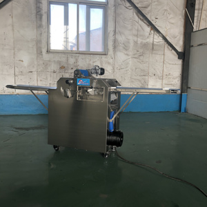 Machine à fabriquer des <span class=keywords><strong>croissants</strong></span> Ligne de production de <span class=keywords><strong>croissants</strong></span> entièrement Mouleur/rouleau/cutter à <span class=keywords><strong>croissants</strong></span> en stock au meilleur prix à vendre - Product Image 5