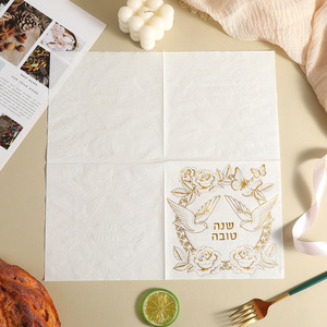 Serviettes carrées blanches à motif colombes dorées, serviettes en papier jetables haut de gamme pour hôtels, restaurants, célébrations, etc. - Product Image 3