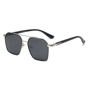 <span class=keywords><strong>2022</strong></span> gafas de sol de titanio Unisex con protección contra rayos UV marcos de Oro Negro <span class=keywords><strong>lentes</strong></span> polarizadas gafas de sol elegantes hombres a granel Guangdong - Product Image 3