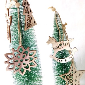 Nouveau flocon de neige cheval à bascule étoile à cinq branches arbre d'amour arbre de noël décorations suspendues petites pièces de <span class=keywords><strong>bois</strong></span> pendentif <span class=keywords><strong>en</strong></span> <span class=keywords><strong>bois</strong></span> - Product Image 5