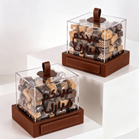 Mini boîtes carrées pour chocolats et dattes, boîtes de luxe en acrylique transparent pour chocolats et bonbons, emballage cadeau pour l'Aïd et les mariages avec poignée en cuir