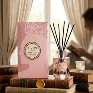 Aikun, Bajo MOQ, Entrega Rápida, Tienda de Regalos ODM, Difusor de Aroma Yuzu Rosa de 100ml en Vaso de Vidrio Rosa Facetado, Set de Caja de Regalo con Silueta para Rincón de Lectura - Product Image 1