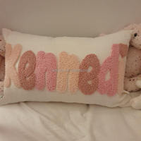 Idée cadeau personnalisée : Housses de coussin faites main avec lettres brodées au poinçon, coussin coloré