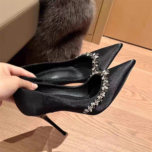 Champagne di lusso morbido fondo a punta tacchi alti francesi tacchi sottili squisiti sandali con fondo morbido diamanti scarpe da donna - Product Image 4