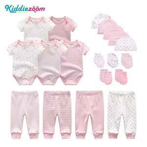 Ensemble 19 pièces Kiddiezoom en coton imprimé étoiles, collection Printemps <span class=keywords><strong>2023</strong></span>, <span class=keywords><strong>pour</strong></span> bébé : gigoteuse, vêtements, pantalon, chapeau, gants, respirant et discret - Product Image 5