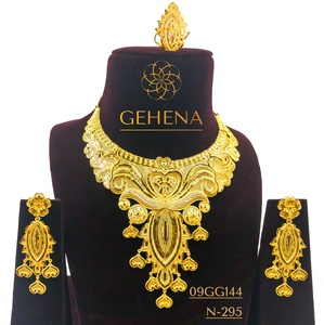 Ensemble de collier, boucles d'oreilles et bague en or plaqué 24 carats de 5 grammes, court et long, magnifique, pour femmes, collier ras du cou de créateur, tendance arabe, nouveau, grand, en laiton - Product Image 1