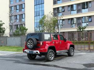 Beijing BJ40 SUV Fuoristrada Robusto con Telaio Rinforzato, Trazione 4x4 Parziale, Alta Capacità di Superamento Ostacoli, Veicolo Fuoristrada Usato dalla Cina - Product Image 5