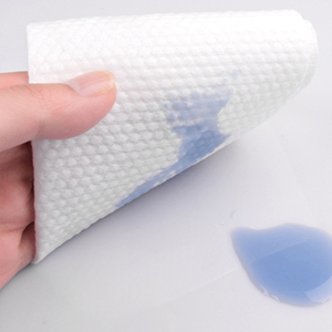 Tissu non tissé en polyester/<span class=keywords><strong>viscose</strong></span> à motif de points perlés 80 g/m² en gros de Chine pour lingettes humides - Product Image 1