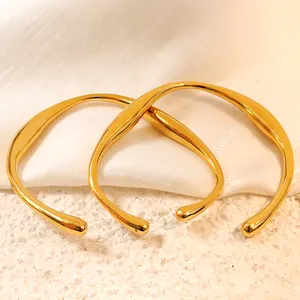 Minimalistische Golf Bangle Sieraden Set 18K Gold Water Wave Onregelmatige Opening Armbanden En Ringen Fashion Bangle Voor Dames