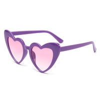 Go Party Bride Lunettes de soleil Bachelorette Party Bridal Shower Lunettes de soleil de mariage Lunettes de cœur Lunettes de fête