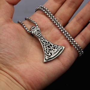 Yunnique – collier avec pendentif hache en acier inoxydable pour hommes, chaîne de 60cm, bijoux cadeau, style Viking, breloque à motifs - Product Image 4