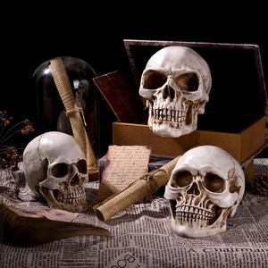 Resin Skull Figurines Realistic Halloween Decoration Indoor Prop For Haunted House Escape Room Bar Atmosphere - Product Image 1