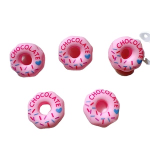 100 pièces/sac rose bleu violet <span class=keywords><strong>beignet</strong></span> résine breloques pour Slime Mobile étui porte-clés bricolage artisanat décoration - Product Image 1