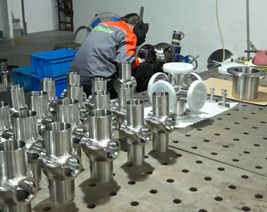 ข้อต่อสแตนเลสสตีลแบบ UHV สำหรับท่อสุญญากาศ CF 5 ทาง - Product Image 4