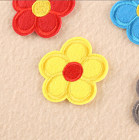 Patchs brodés en forme de fleur à cinq pétales, 12 couleurs classiques, pour vêtements d'enfants