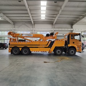 Camion de dépannage lourd SHACMAN 8x4 30 tonnes avec grue hydraulique rotative à 360 degrés pour le sauvetage en cas d'accident - Product Image 3