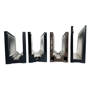 <span class=keywords><strong>Rampe</strong></span> en verre et aluminium avec système de main courante complet en profilés aluminium. Convient pour une utilisation sur les escaliers de balcon des villas. - Product Image 2
