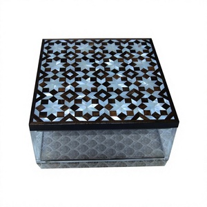 Elegante Recipiente Cuadrado para Almacenamiento de Alimentos con Tapa de Madera Acrílica y Incrustaciones de Nácar, Estilo Árabe, Conservación de Frescura para Ramadán y Eid - Product Image 1