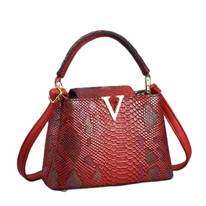 Borse e Borsette alla Moda 2025, Borse a Tracolla <span class=keywords><strong>da</strong></span> <span class=keywords><strong>Donna</strong></span> Firmate, Borse <span class=keywords><strong>da</strong></span> <span class=keywords><strong>Sera</strong></span>, Borse di Lusso di Marca per Donne - Product Image 1