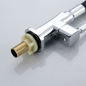 Artículos sanitarios Grifo de agua de cocina Grifo negro de nuevo diseño con cuerpo de zinc Estilo clásico Tipo de pulverización lateral Mango de aleación de zinc - Product Image 4