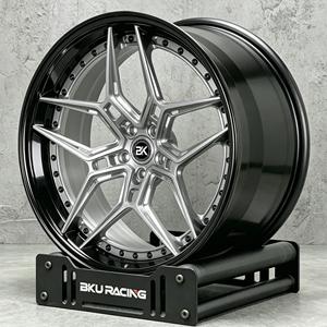 Rines Bku Personalizados de 3 Piezas Forjadas 5x130 para <span class=keywords><strong>Porsche</strong></span> <span class=keywords><strong>911</strong></span> Turbo 992 991 997 Cayman 718 <span class=keywords><strong>Spyder</strong></span> 19 20 21 Pulgadas 8.5-13J Aleación T6 - Product Image 2
